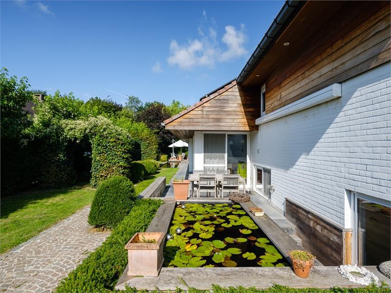 Tijdsloze villa in één van de mooiste villawijken van Roeselare 