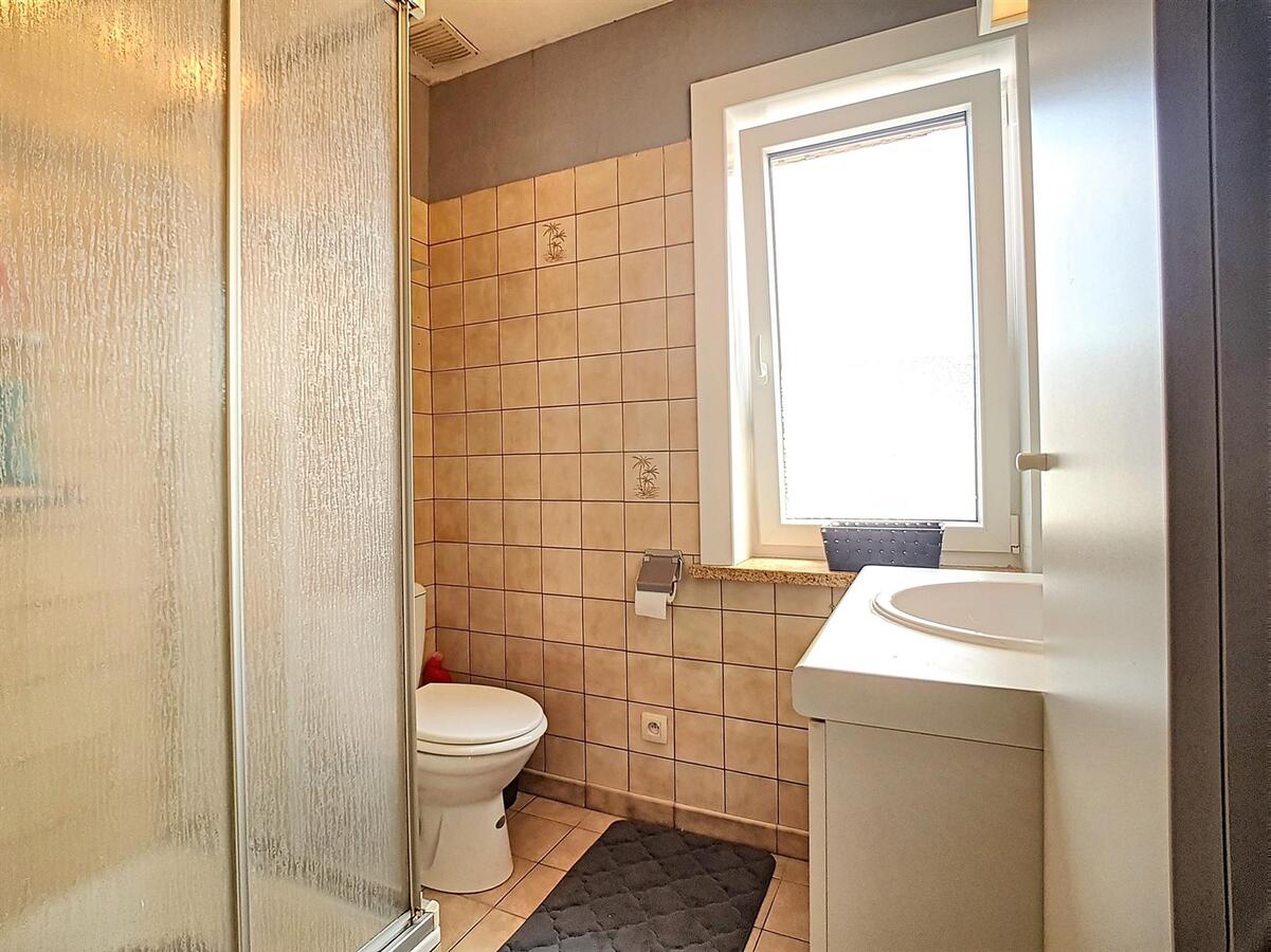 Goed gelegen woning met zonnige tuin en uitweg achteraan - Zeebrugge 