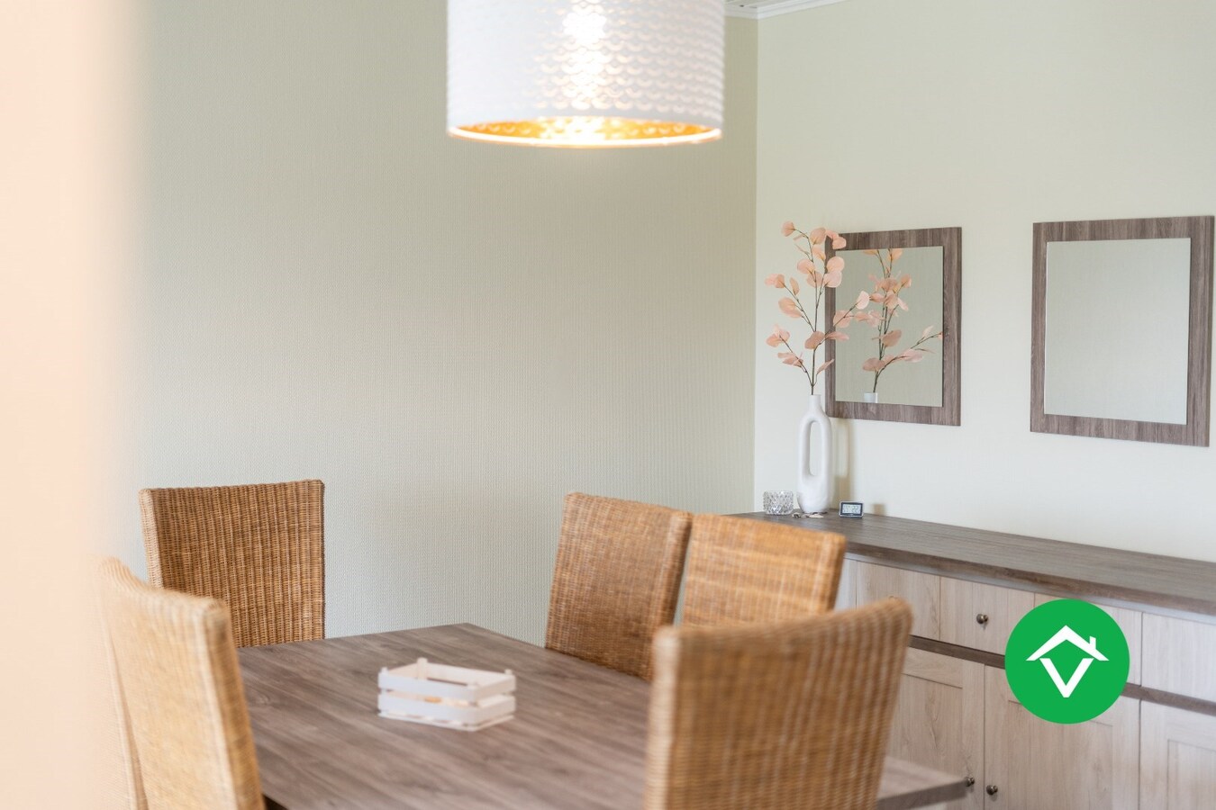 Instapklaar tweeslaapkamerappartement - jouw nieuwe thuis wacht in Bredene! 