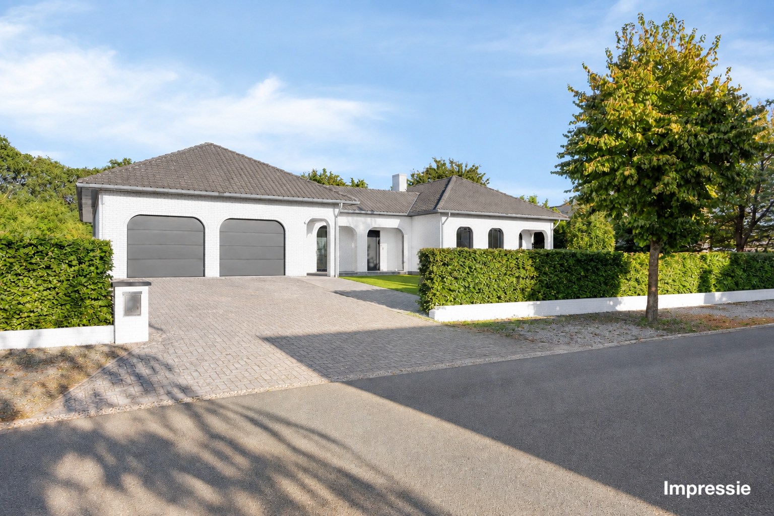 Rustig gelegen gelijkvloerse villa met 3 slpk. op 14a 22ca in Lommel 