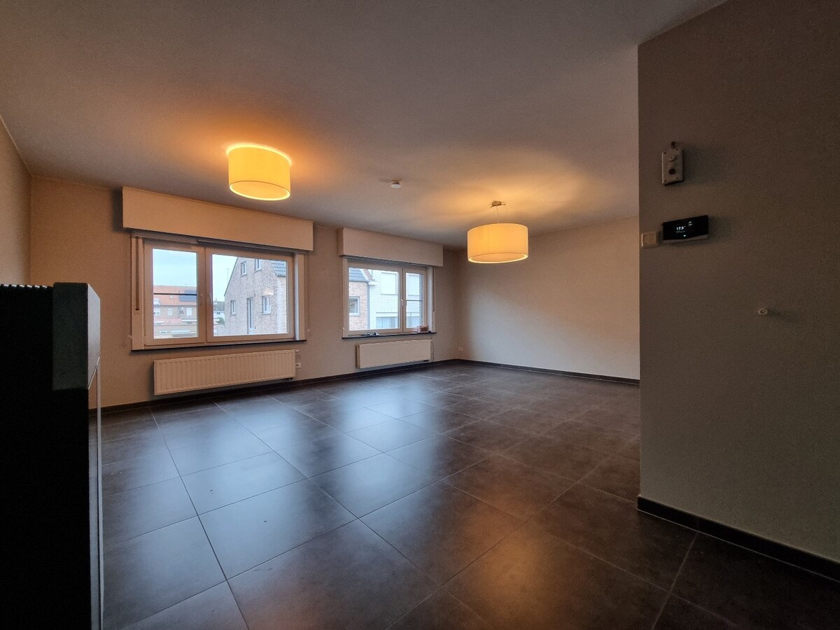 Energiezuinige halfopen gezinswoning met tuintje en ruim terras. 