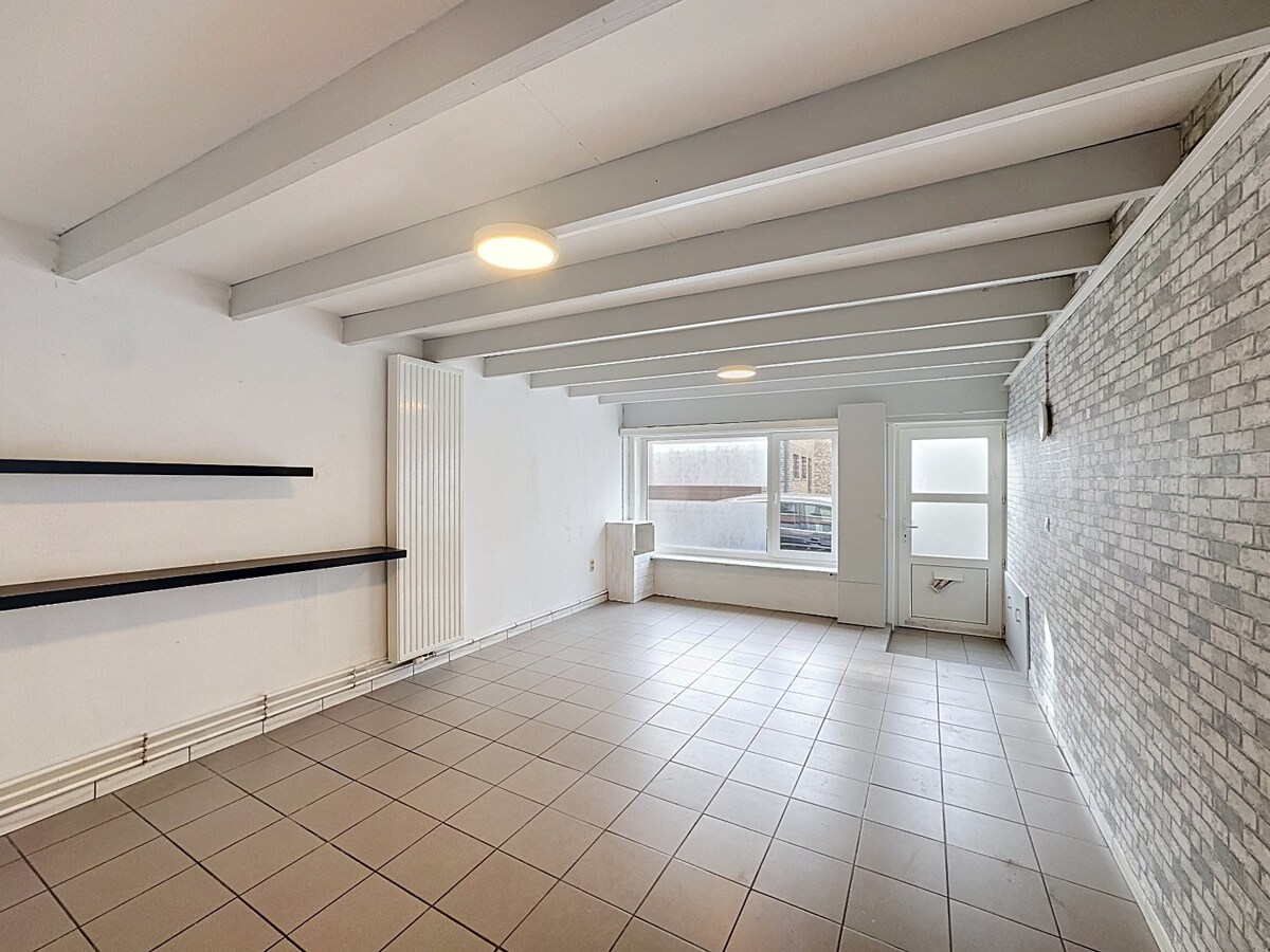 Praktische woning met 3 slaapkamers en tuin in centrum Zomergem 