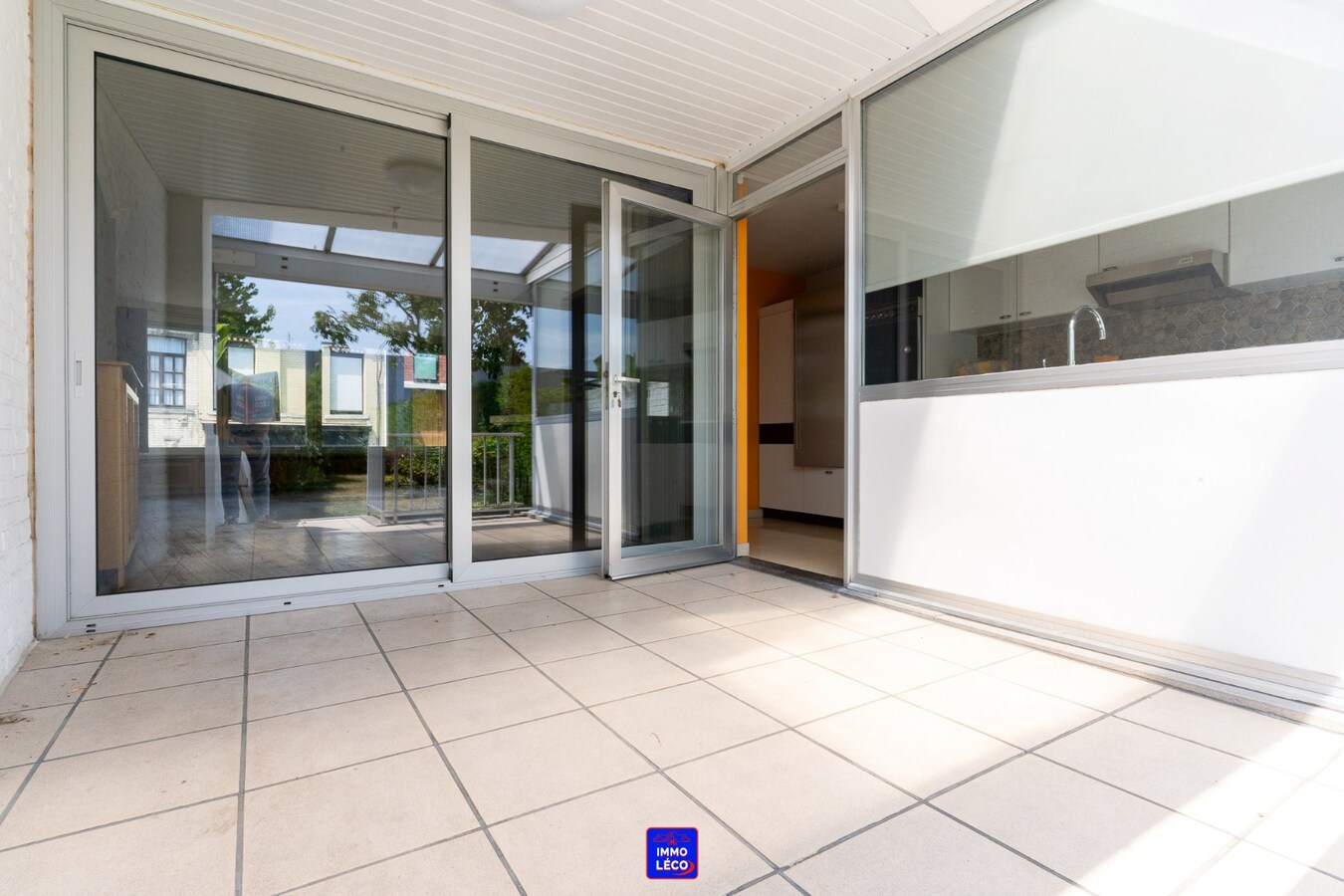 Maison "Bel-Etage" avec double garage, jardin, en plein centre-ville ! 