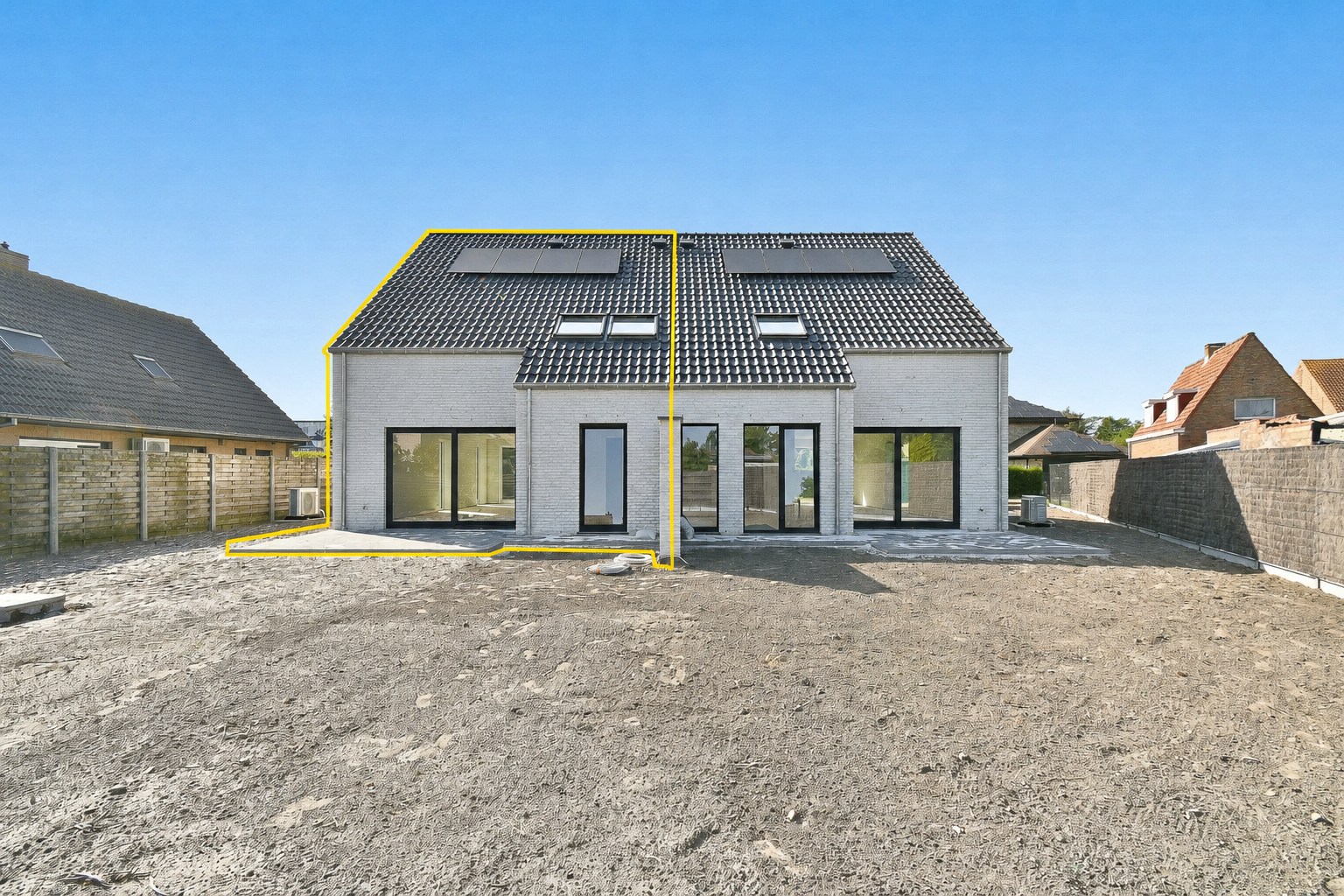 Gezinswoning met drie slaapkamers op goeie locatie 