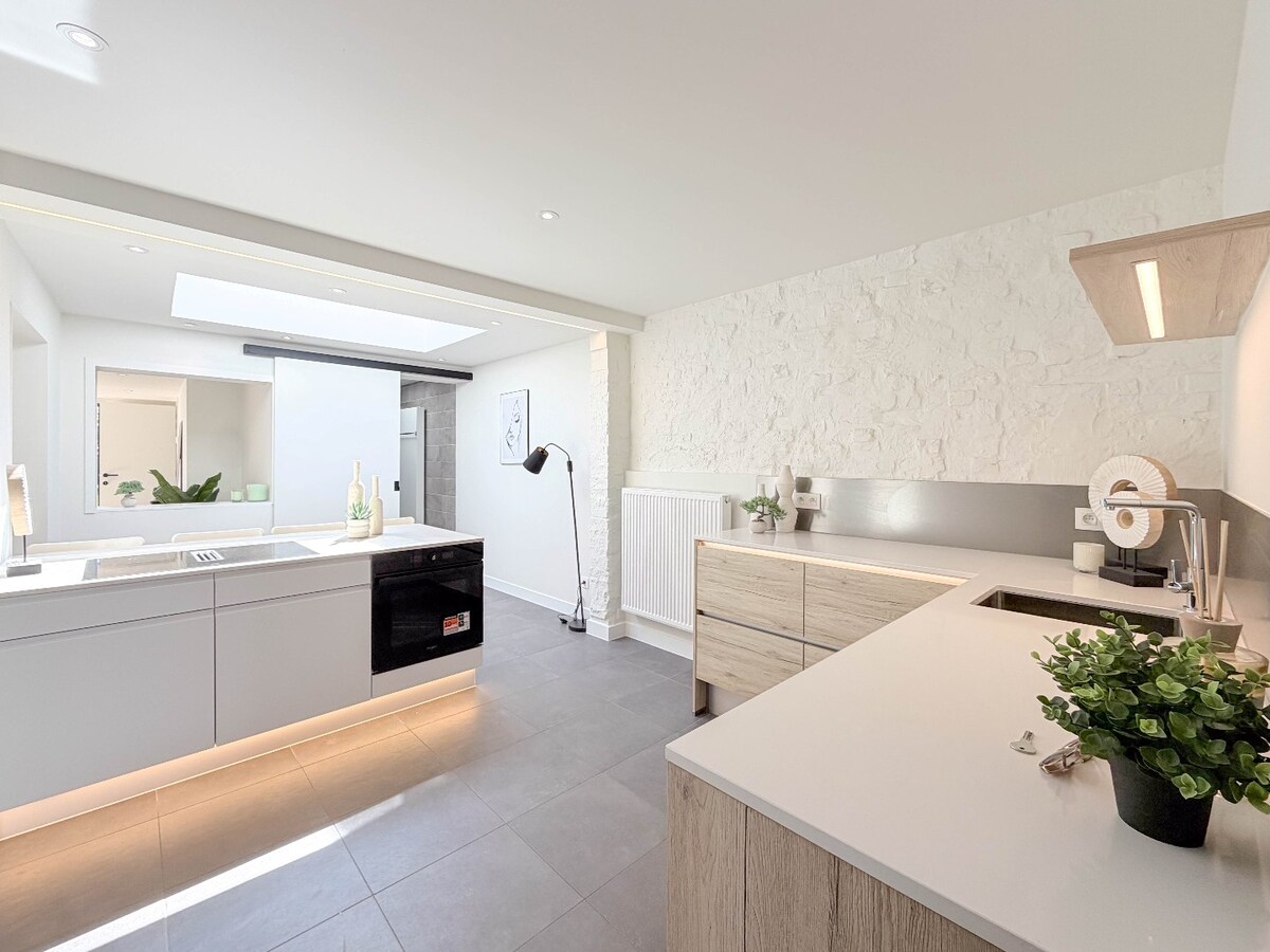 Prachtige ruime woning met grote zonnige tuin !    **** NONO INSPIRED **** 