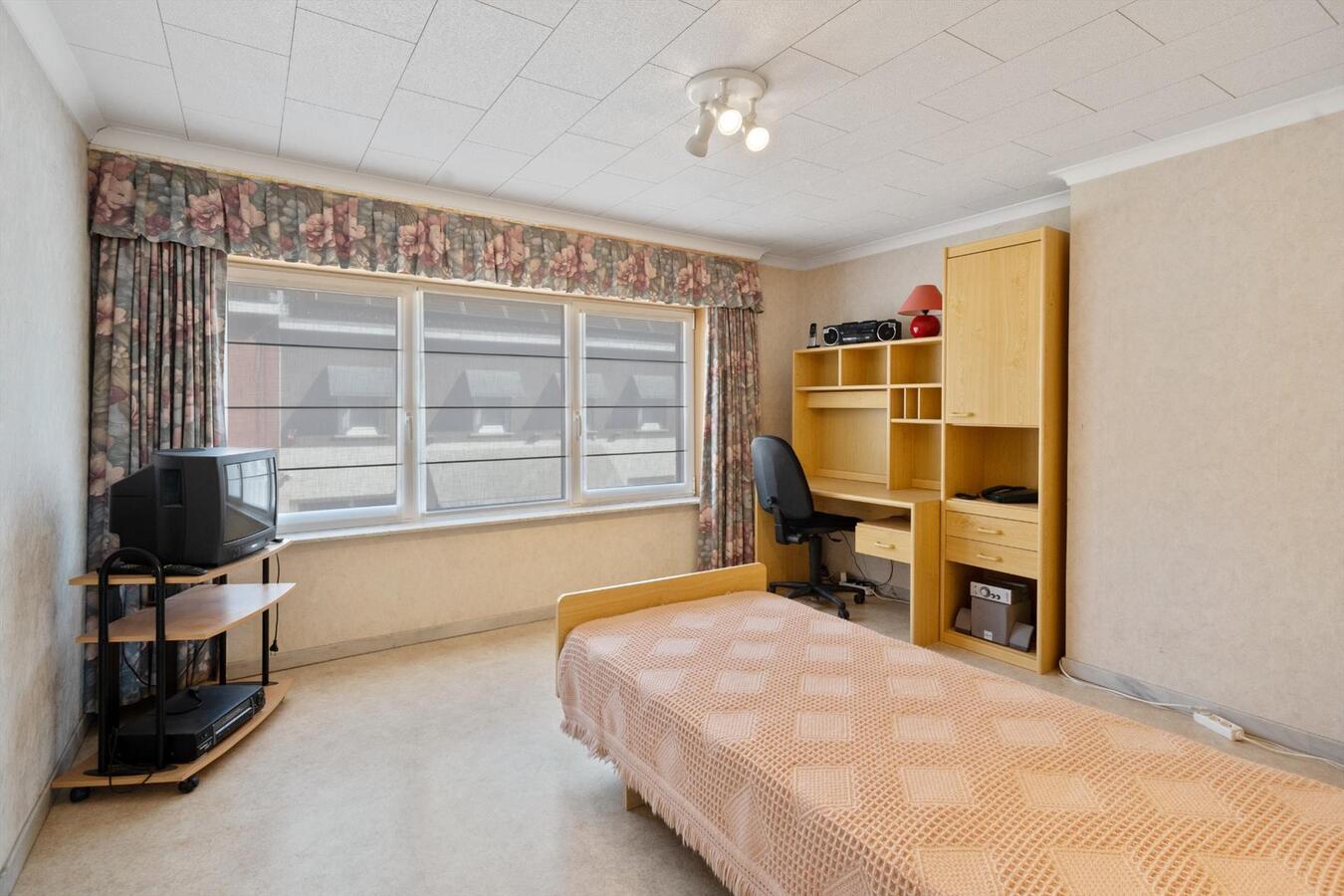Ruime halfopen woning met 5 slaapkamers in het Centrum van Houthulst 