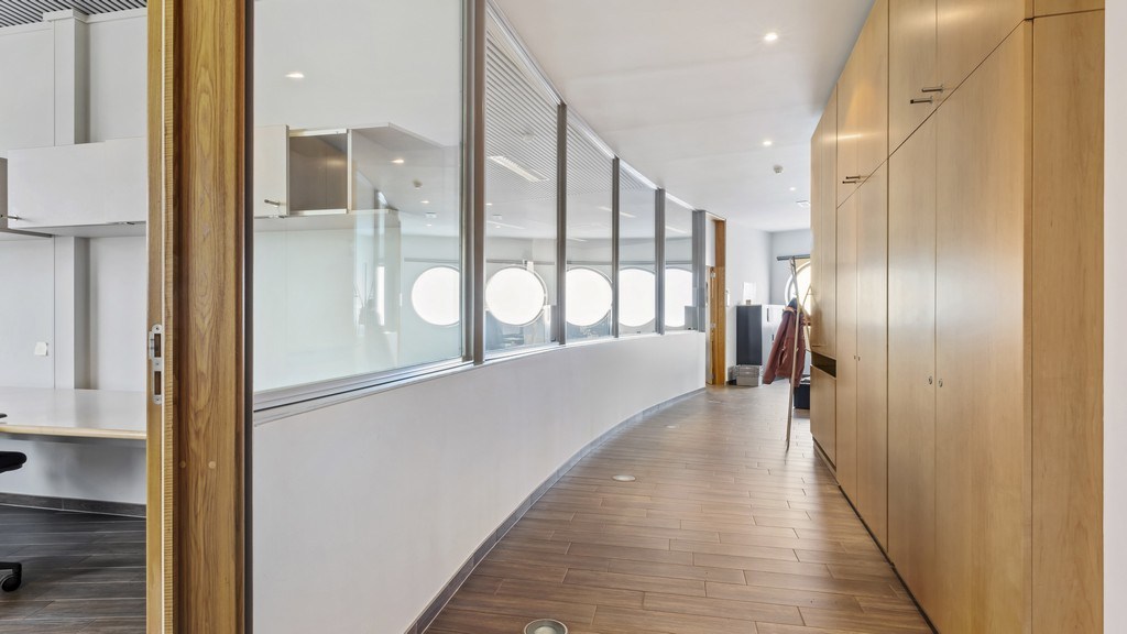 Standalone kantoorgebouw te koop in het industriepark Zwijnaarde