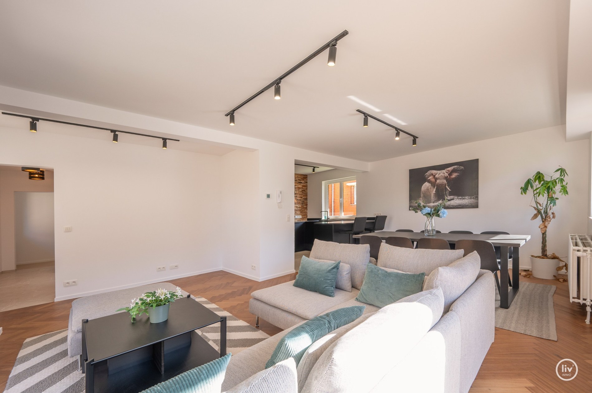Appartement élégamment rénové avec 3 chambres dans un emplacement de premier choix à Duinbergen - à seulement 100 mètres de la digue! 