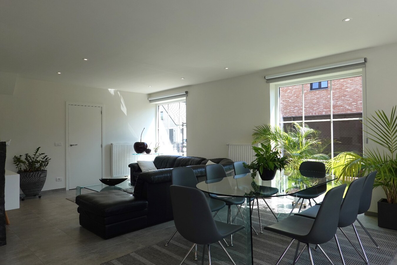 Prachtige halfopen nieuwbouwwoning met inpandige garage en zuidgerichte tuin 