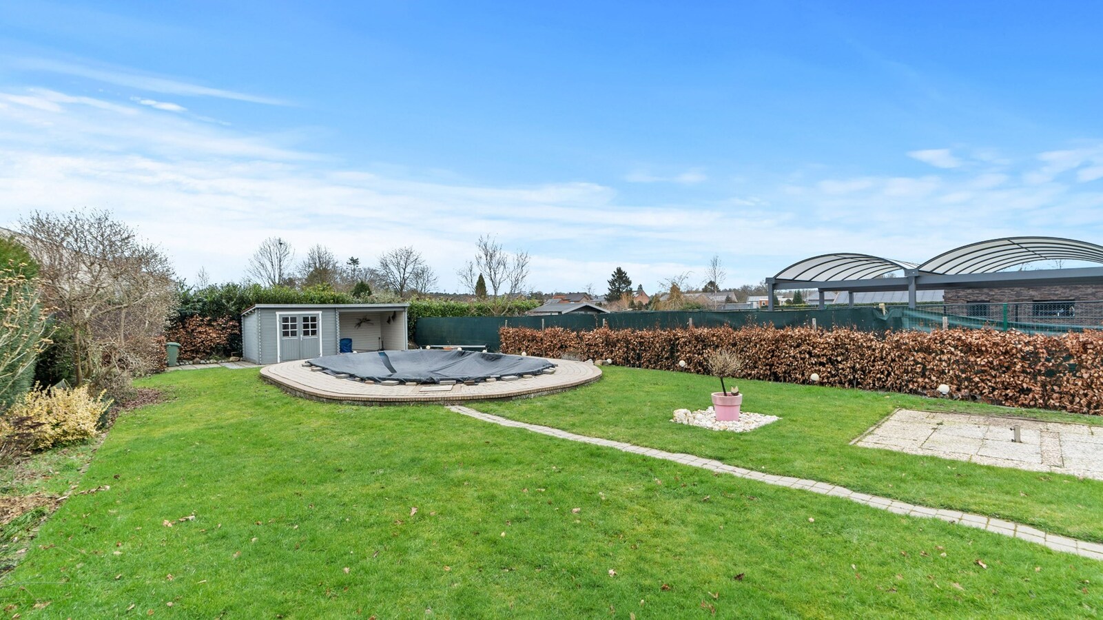 Riante gezinswoning met tal van mogelijkheden nabij Maastricht! 