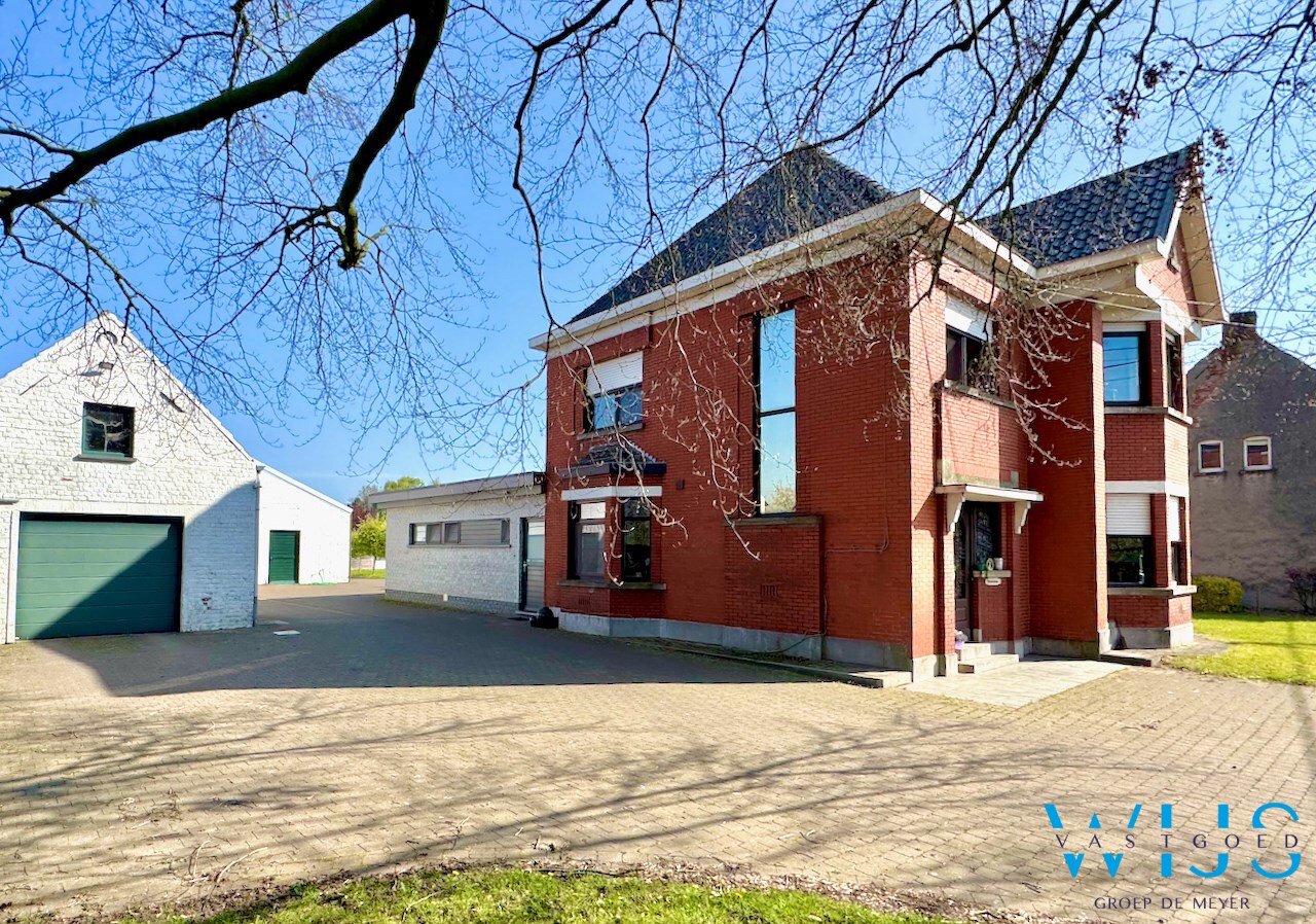 Prachtige eigendom in hartje Wippelgem ! 