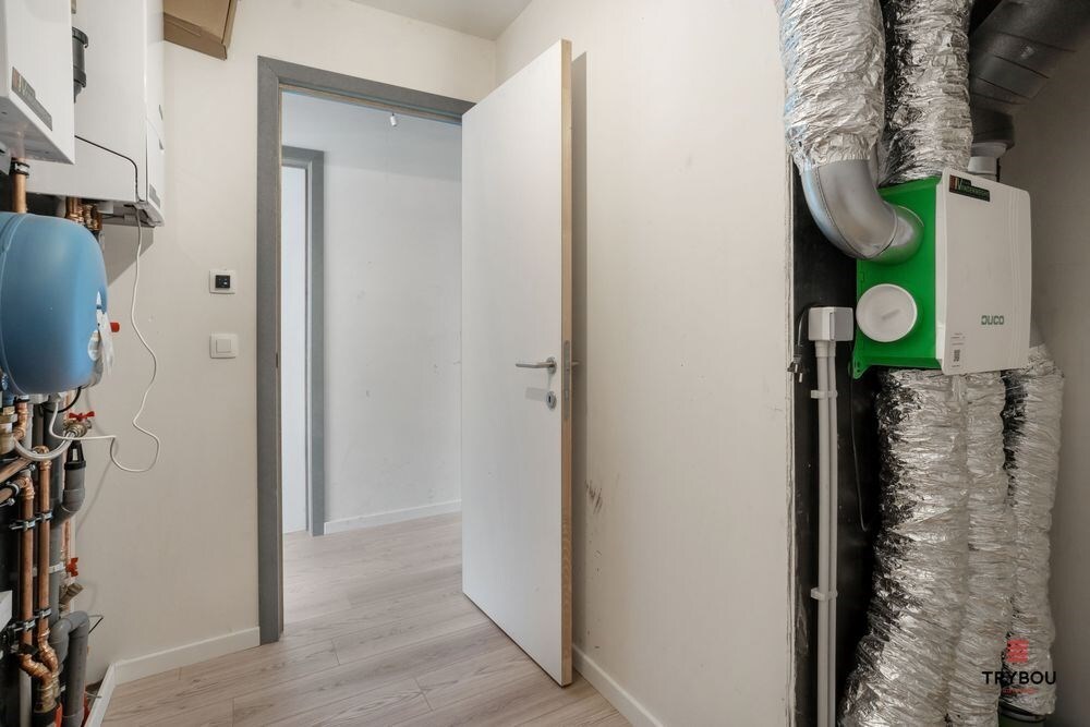 Uitstekend gelegen, halfopen nieuwbouwwoning op een boogscheut van het Centrum van Roeselare 