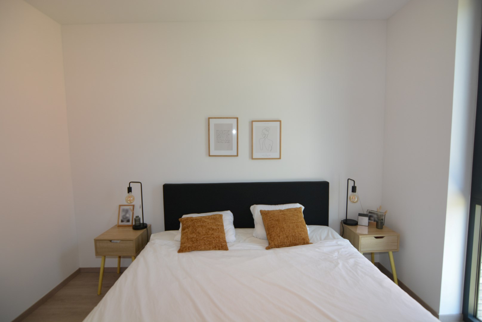 Modern, energiezuinig appartement met 2 slpks, terras, autostaanplaats en kelderberging. 