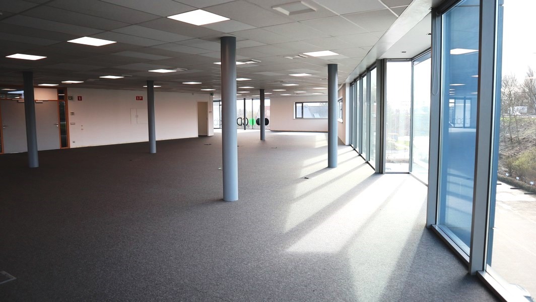 Standingvol kantorencomplex te huur langs E40 in Melle