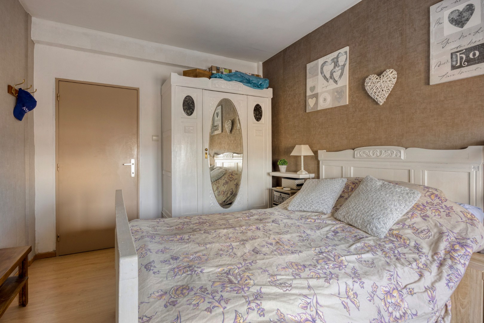 Instapklaar appartement met 3 slpk. en garage nabij centrum Mol 