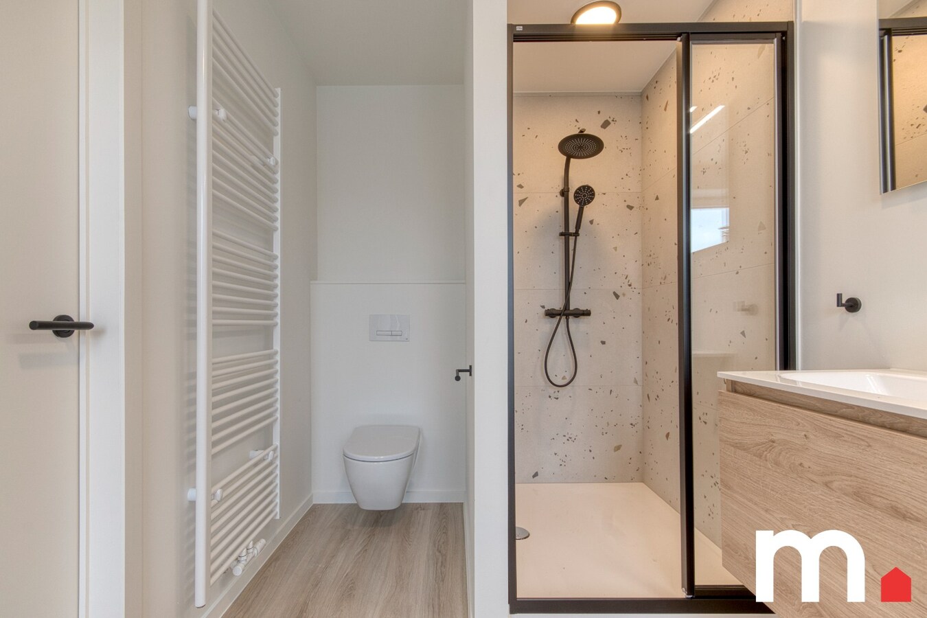 Topper te Heule met EPC A en uitweg achteraan ! 