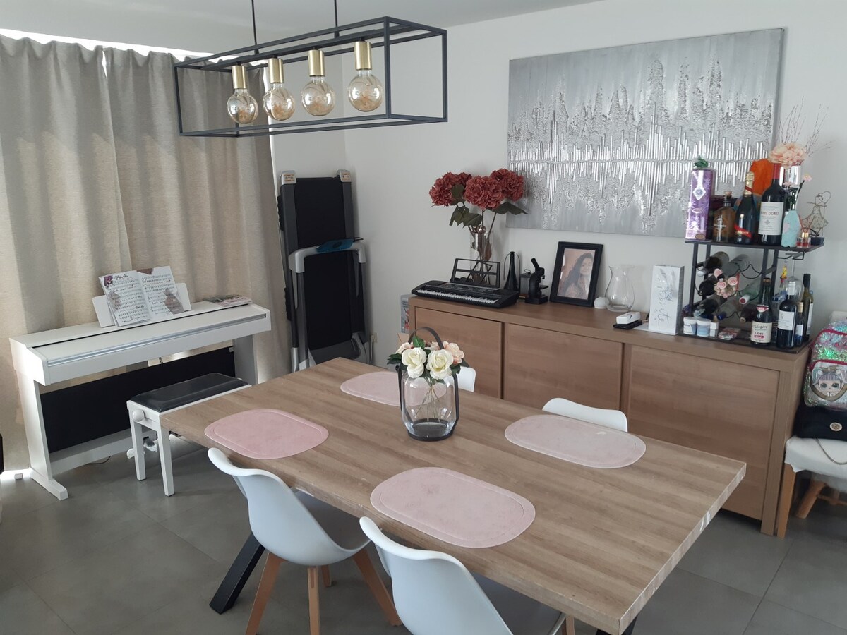 Half open (160 m²) met zonnepanelen ! 