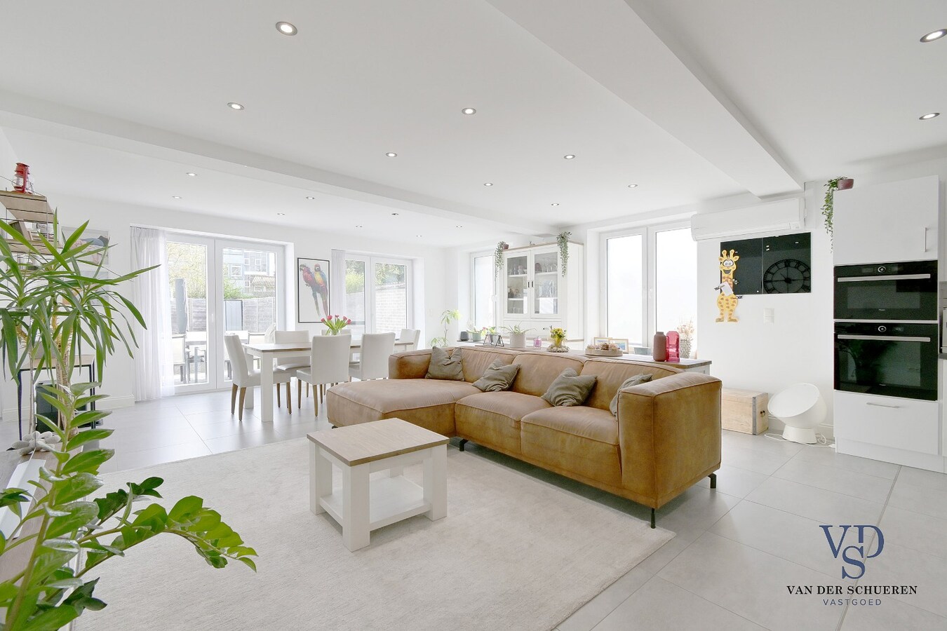 Ruime, instapklare gezinswoning in centrum Gavere. 