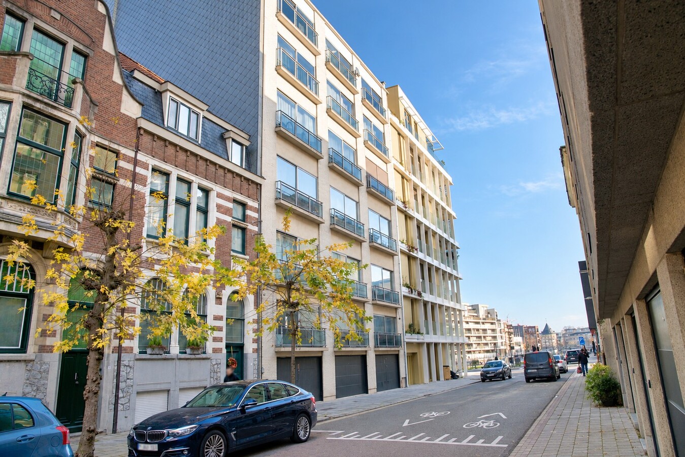 lichtrijke studio te koop perfect als investering of eigenwoonst. 