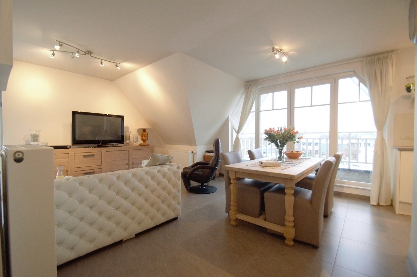 Fraai duplexappartement met 3 slpk. en 2 badk. in een zeer gegeerde residentie - Heist 