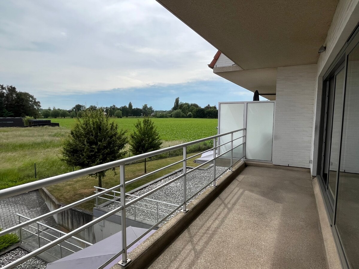 Modern, hoogwaardig 2-slpk-appartement mét ondergrondse staanplaats 