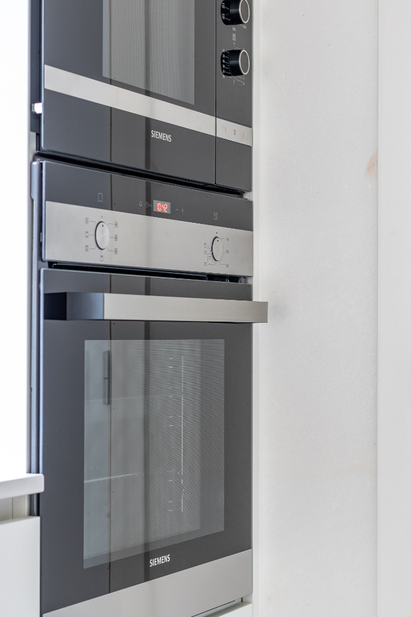 LICHTRIJKE MODERNE HALFOPEN NIEUWBOUWWONING TE OOSTDUINKERKE 