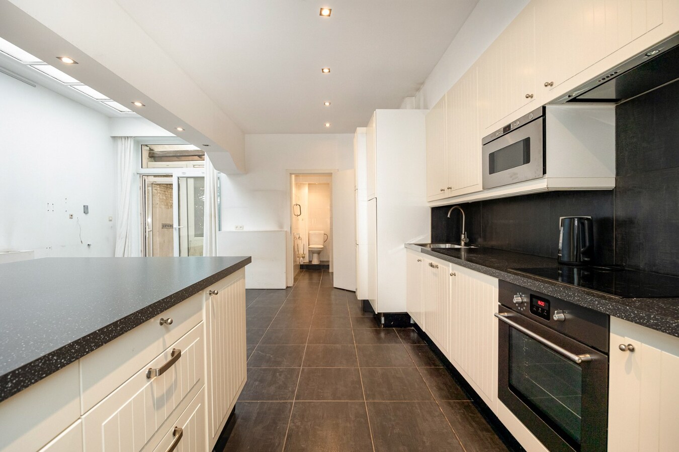 Opbrengsteigendom met 4 units en tuin te Antwerpen Centrum! 