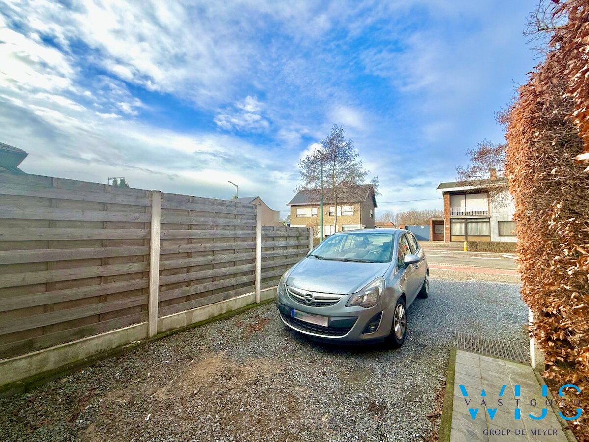 Instapklare, karaktervolle ALLEENSTAANDE woning op topligging in Ertvelde ! 