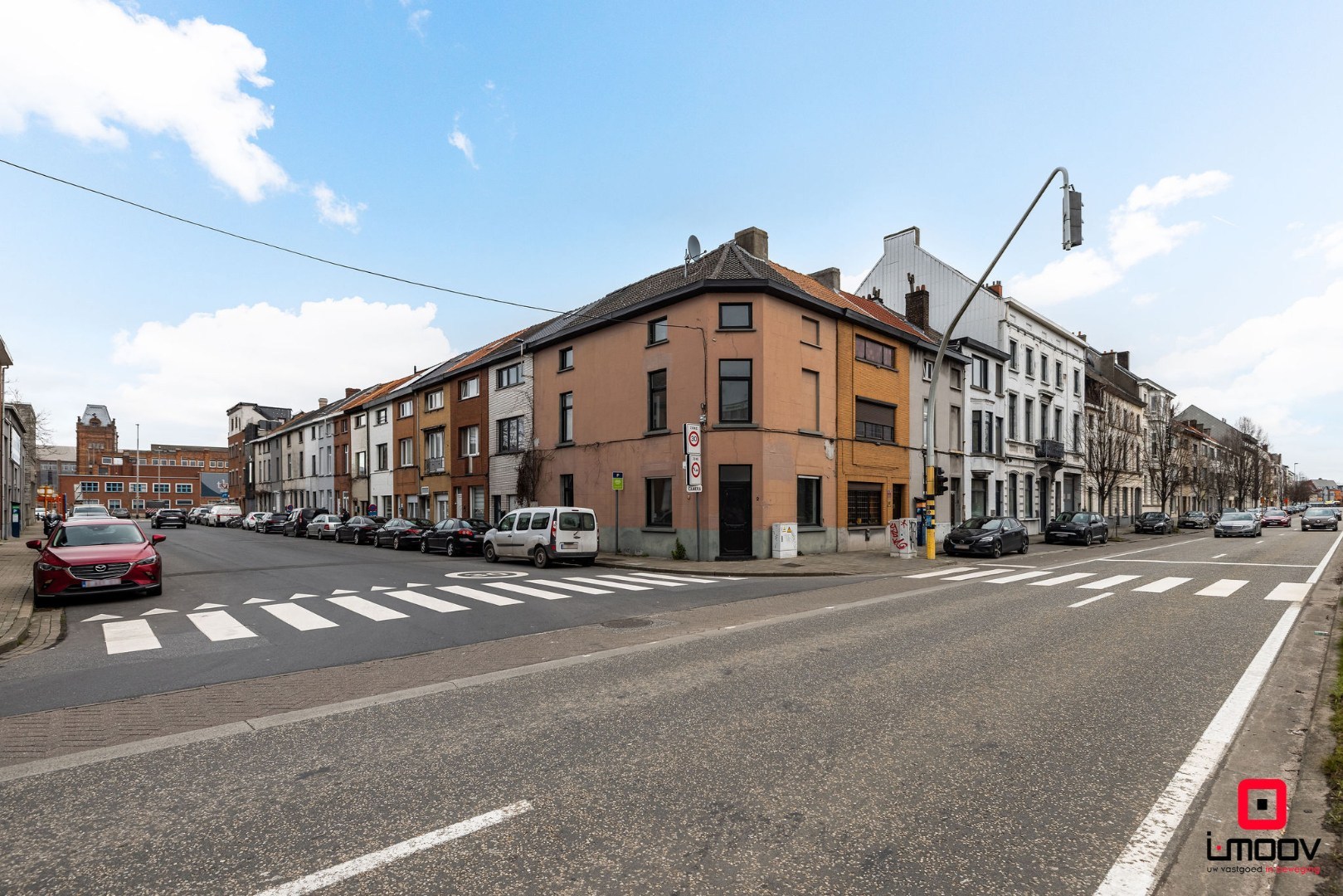 Stadswoning met vier slaapkamers en potentieel op absolute topligging (Mobiscore 9,2/10) 