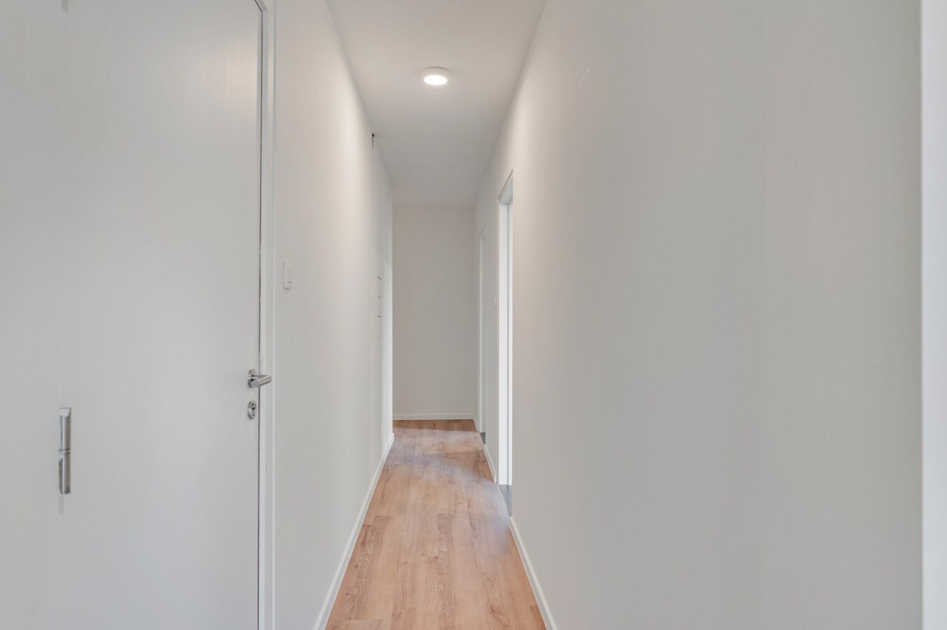 Stijlvol gerenoveerd appartement met moderne uitstraling in het centrum van Maaseik! 