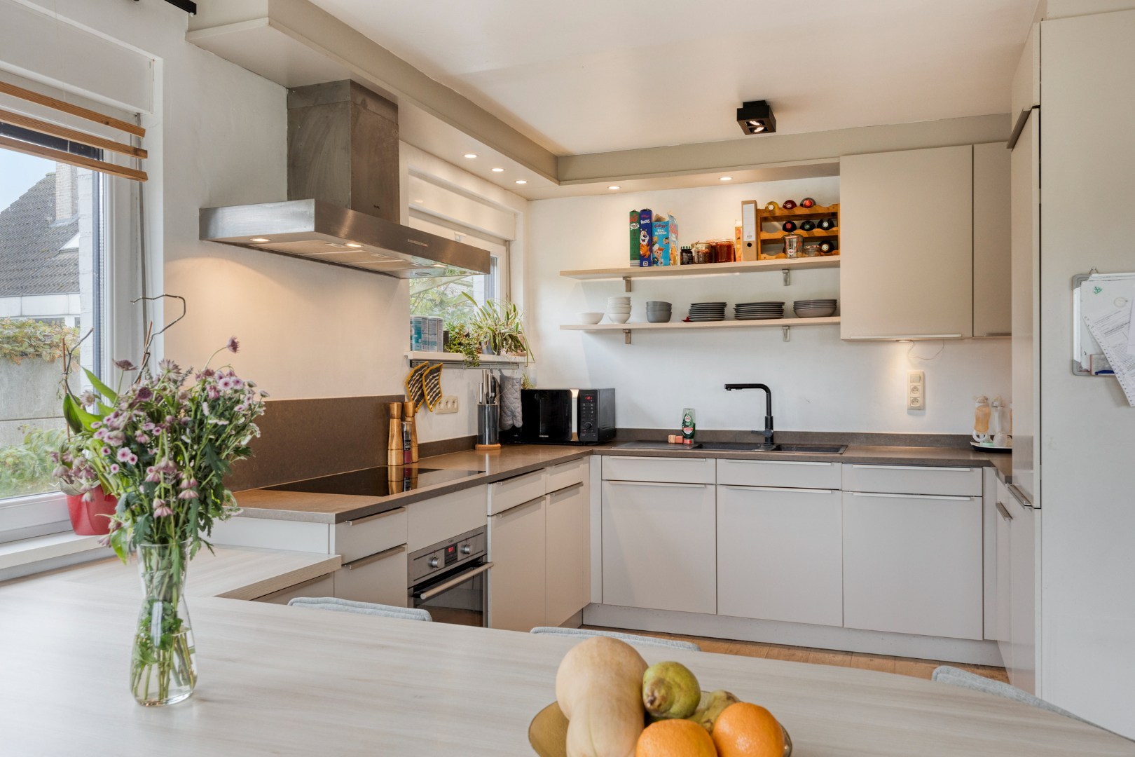 Open bebouwing met 4 slaapkamers, bureau, garage en prachtige tuin in Boutersem – EPC 158 kWh/m² - bewoonbare opp. 282 m² 