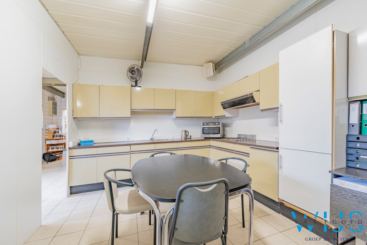 Goed draaiende bakkerij/handelspand te Ertvelde ! 