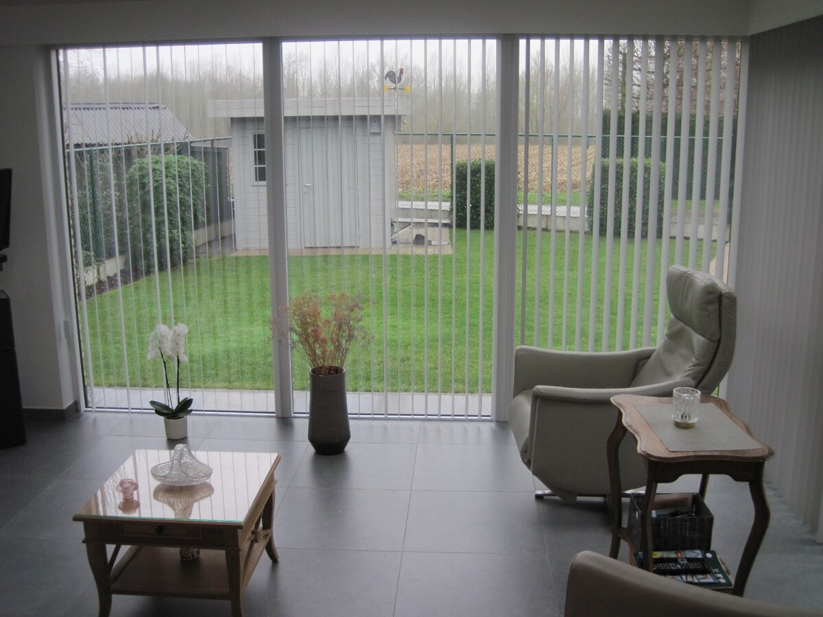 Goed gelegen, eigentijdse bungalow. 