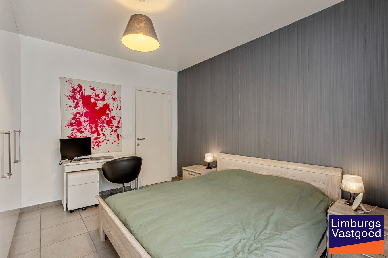 Gelijkvloers appartement (105m²), 2 slpk, tuin/terras, autostaanplaats + kelderberging 