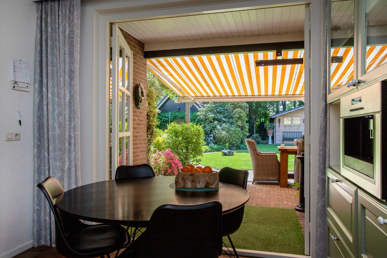 Royale vrijstaande woning gelegen op een perceel van 671 m2 met de tuin op het zuiden! 