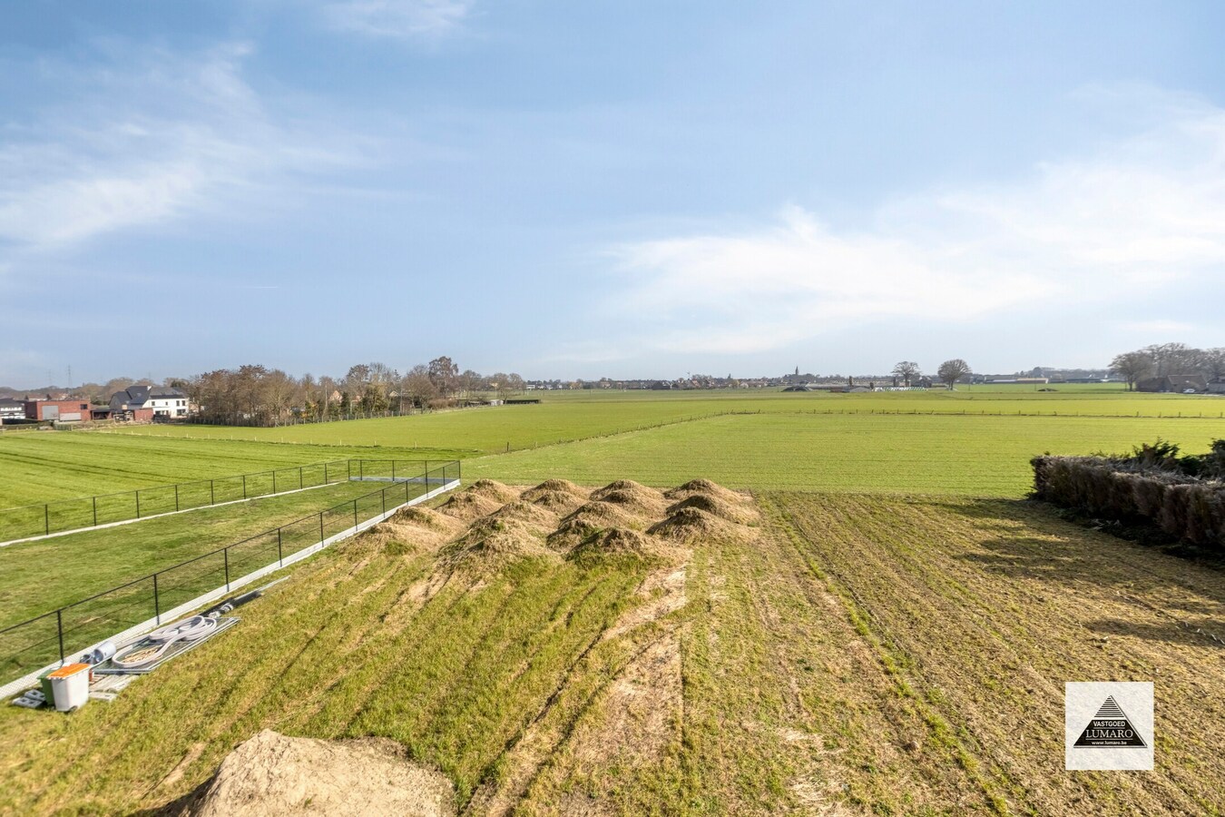 Nieuw gelijkvloers appartement met terras en tuintje 