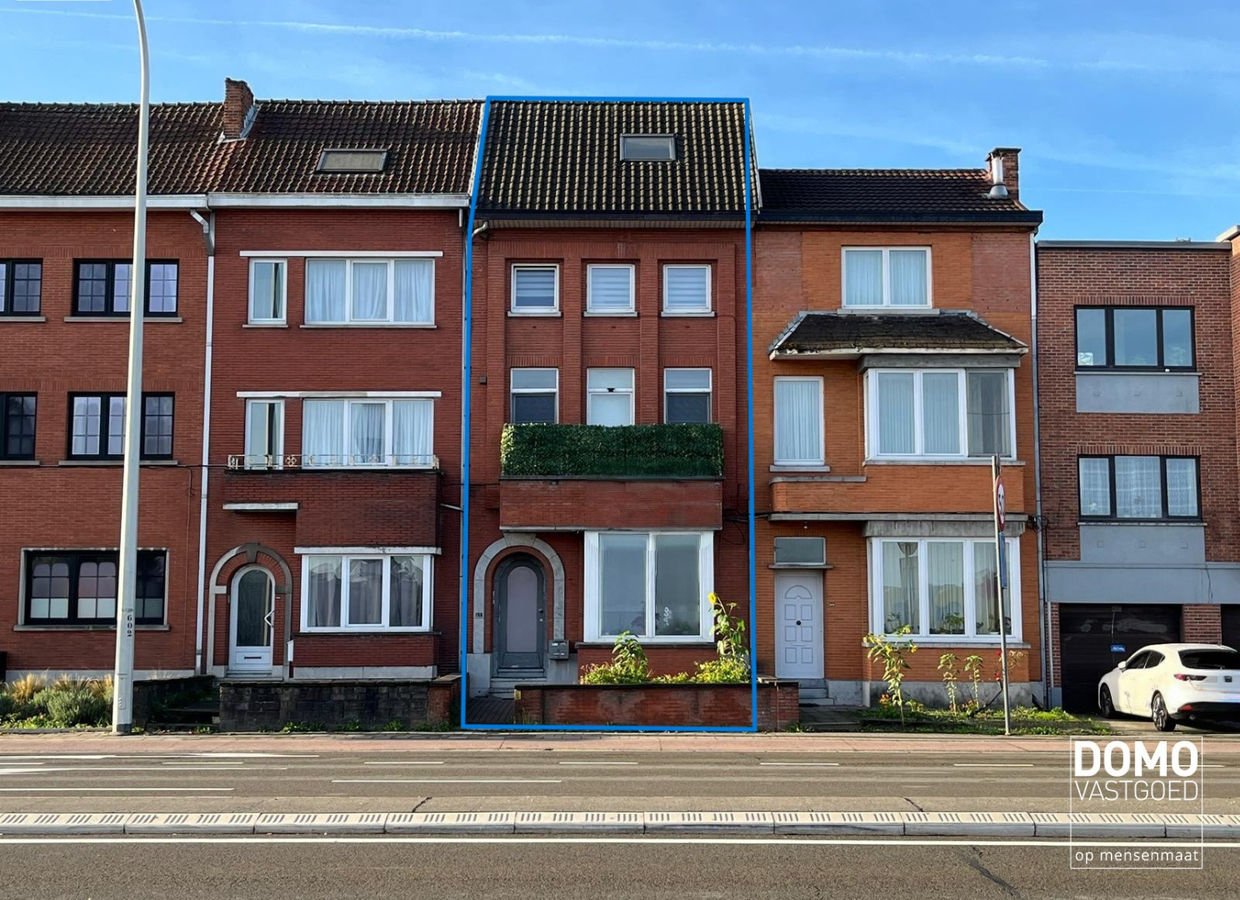 OPBRENGSTENEIGENDOM MET 2 APPARTEMENTEN EN 1 DUPLEXSTUDIO TE HASSELT 