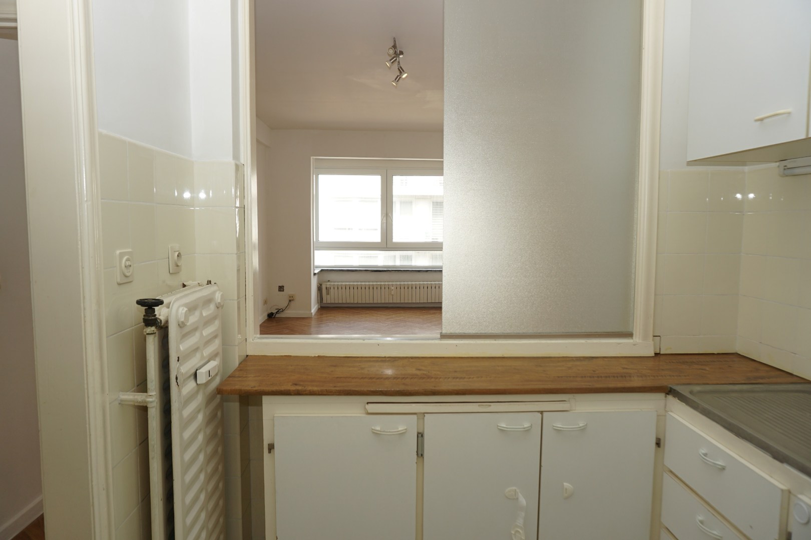 ONGEMEUBELD 1 SLP APP. GELEGEN KONINGSSTRAAT 