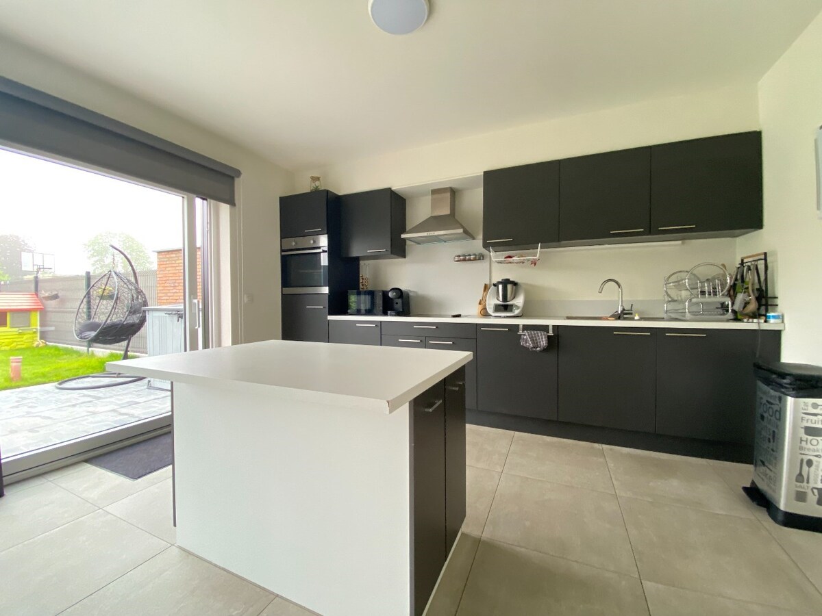 Coup de cœur assuré : maison 3 façades moderne et lumineuse ! 