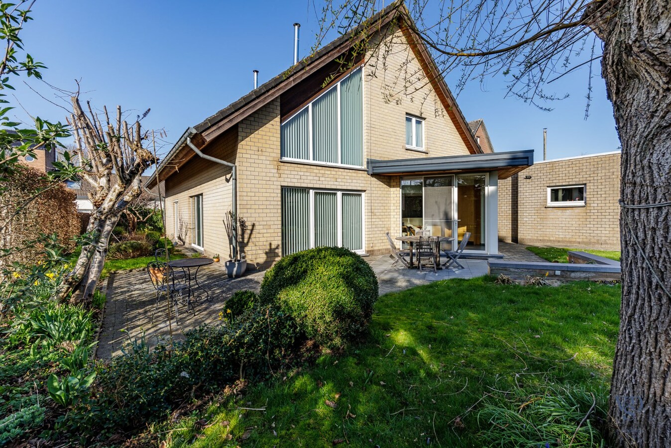 Tijdloze villa met praktijkruimtes 