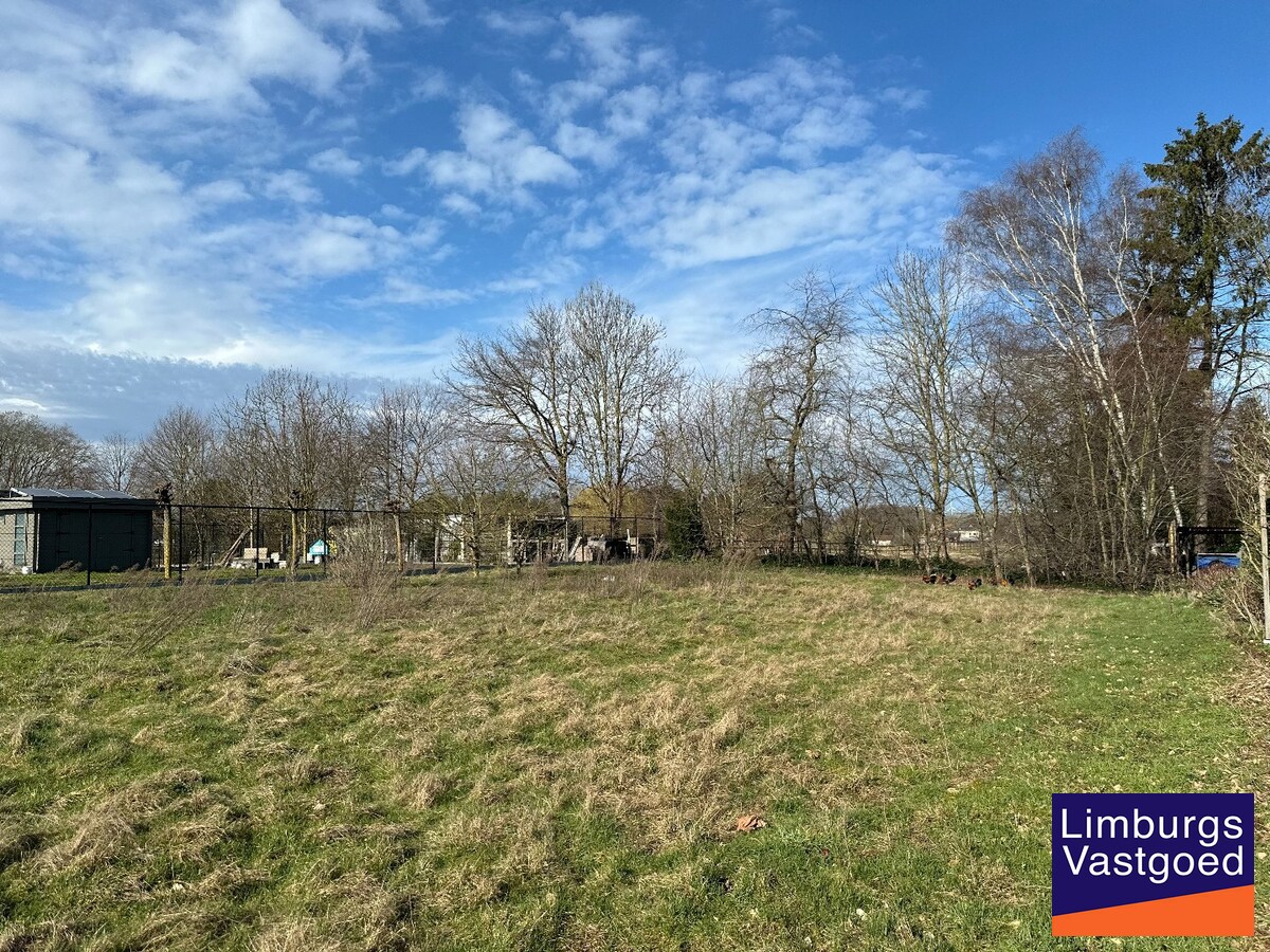 Nieuwbouwwoning, open bebouwing, 3 slpk, 14a 53ca, rustig gelegen te Kermt 