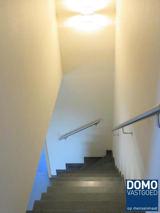 Ruime woning met 5 slaapkamers, tuin en garage 