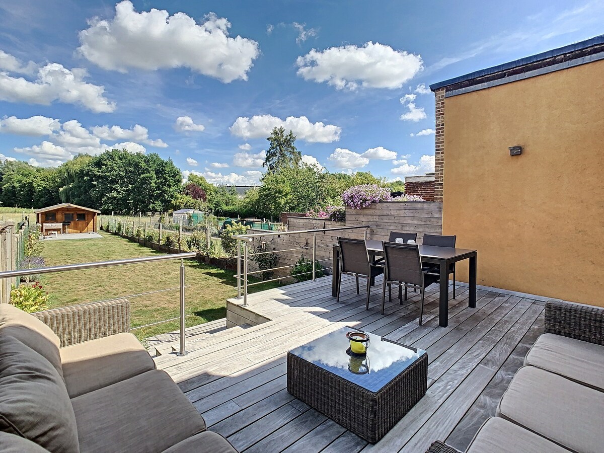 Instapklare burgerwoning met prachtige tuin - 4 slpks 