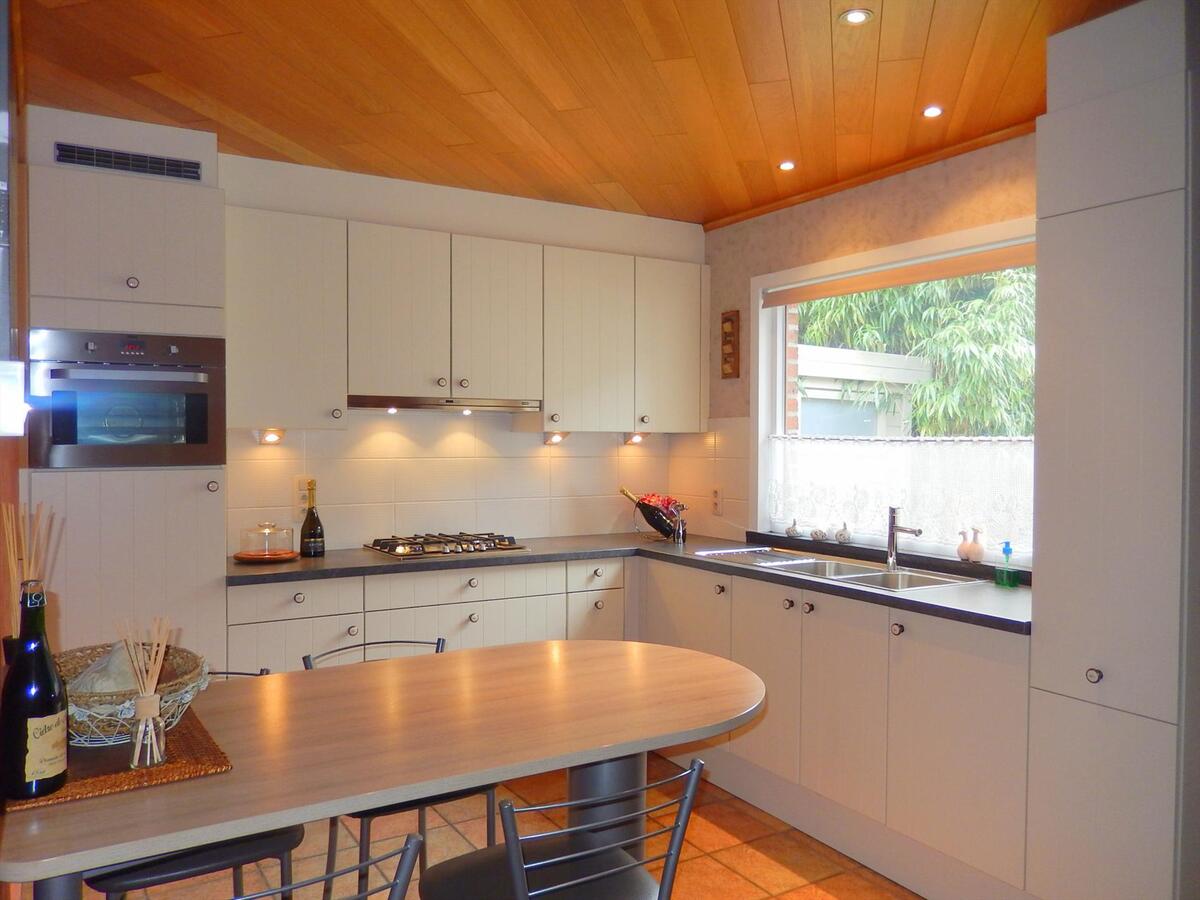 Woning met 4 slaapkamers en grote zonnige tuin 