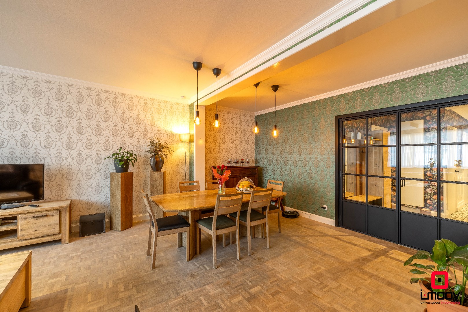 Instapklaar gelijkvloers appartement met tuin en parking in Sint-Amandsberg 