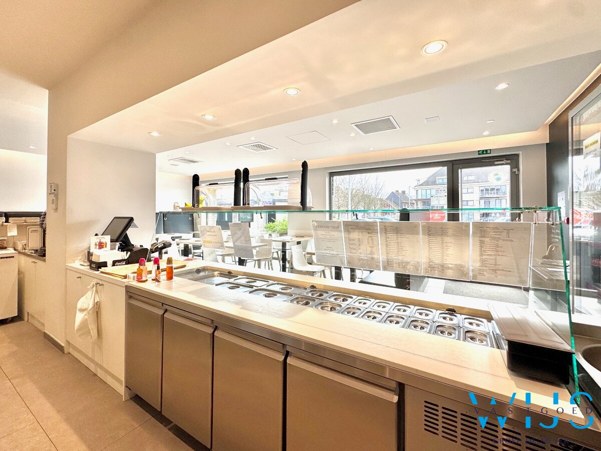 Instapklaar handelspand/lunchzaak in hartje Wachtebeke ! 