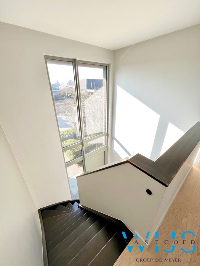 Mooie tijdloze en centraal gelegen open bebouwing 