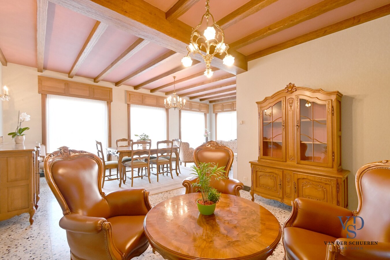 Ruime Half Open Bebouwing 