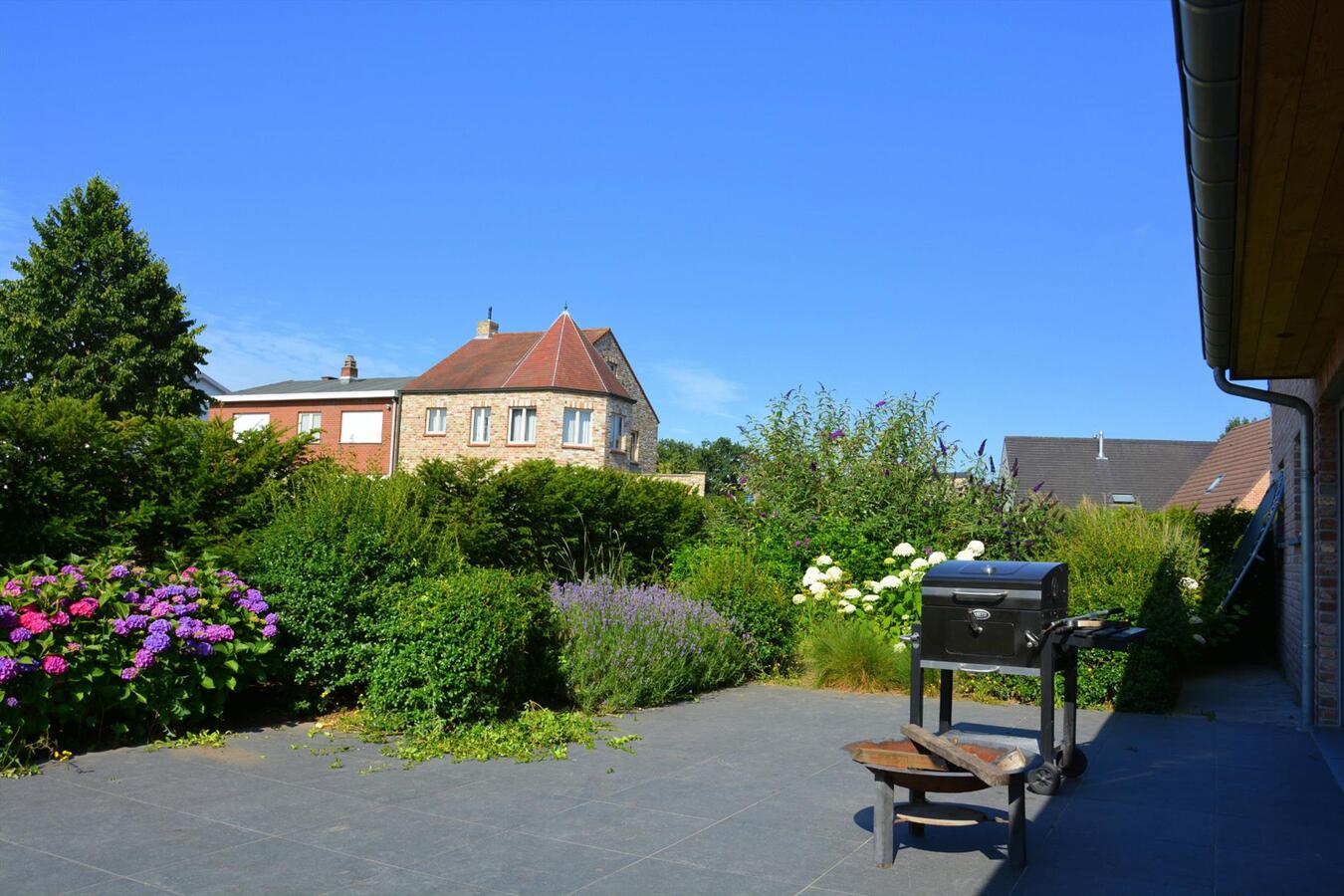 Uniek moderne nieuwbouwvilla met 4 slaapkamers 