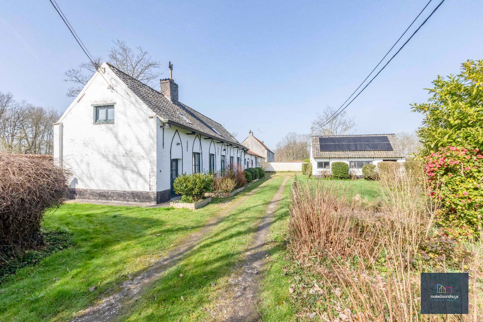 Unieke hovenierswoning op een perceel van 1 ha 18a 84ca 